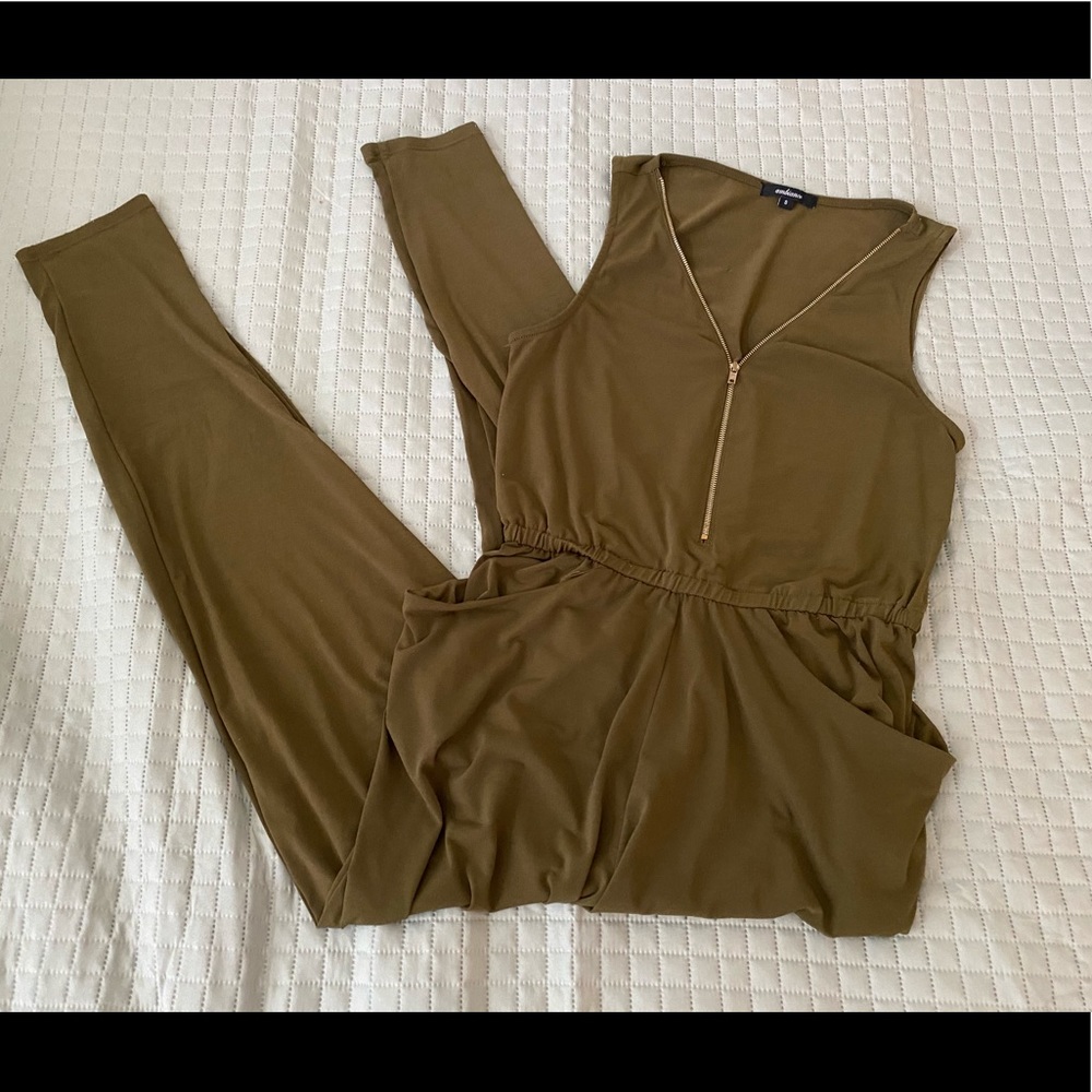 Army green jumpsuit with pockets